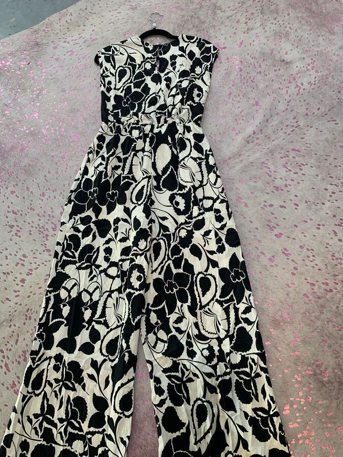 Romper/Jumpsuit Black/white Floral